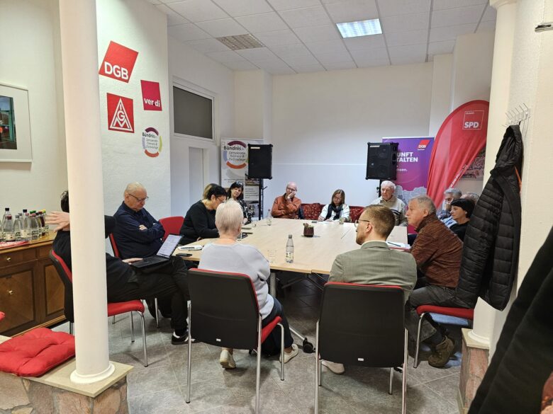 Diskussionsrunde Familien unter Druck